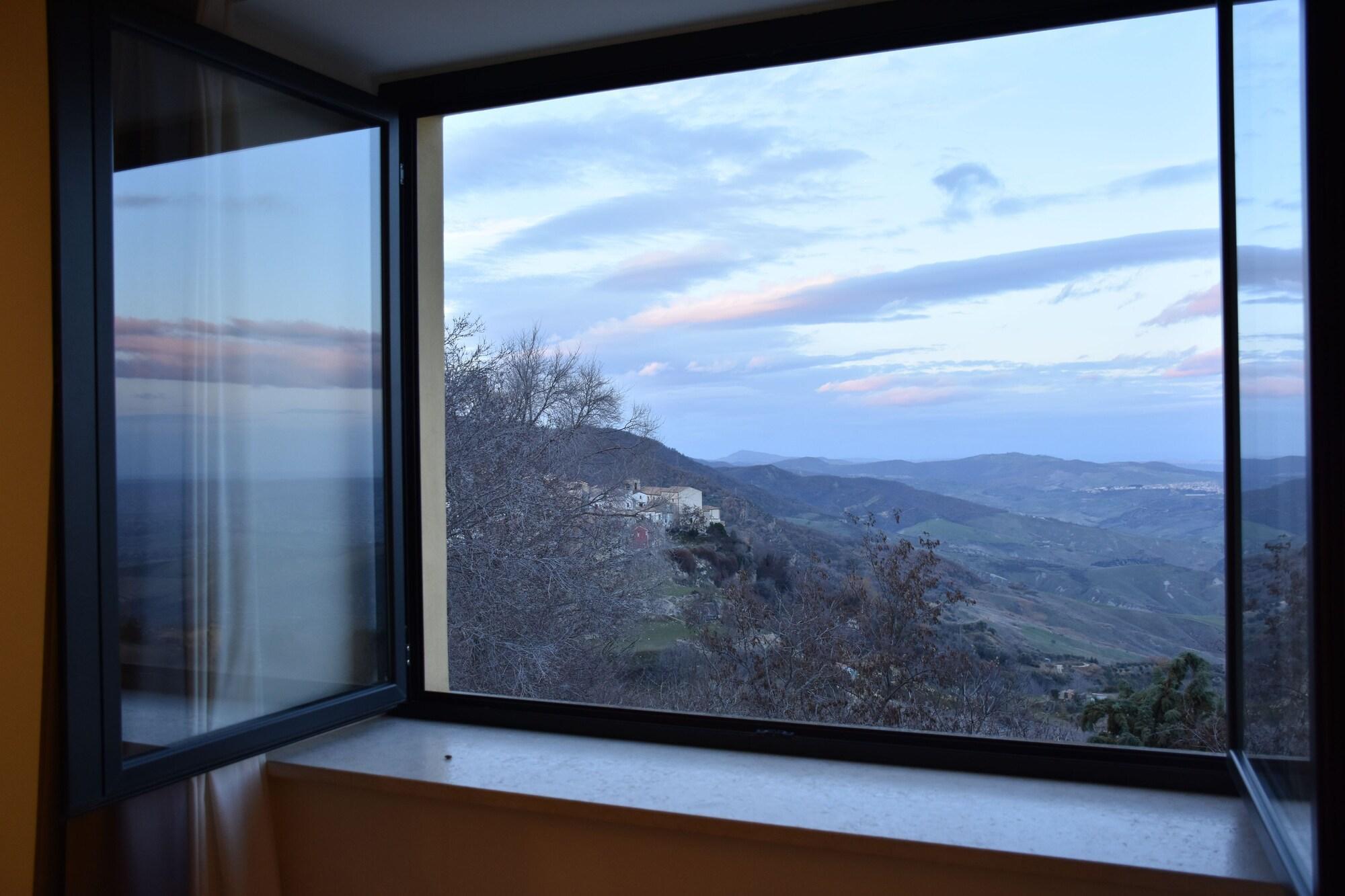 Hotel Ristorante Mariano Stigliano  エクステリア 写真